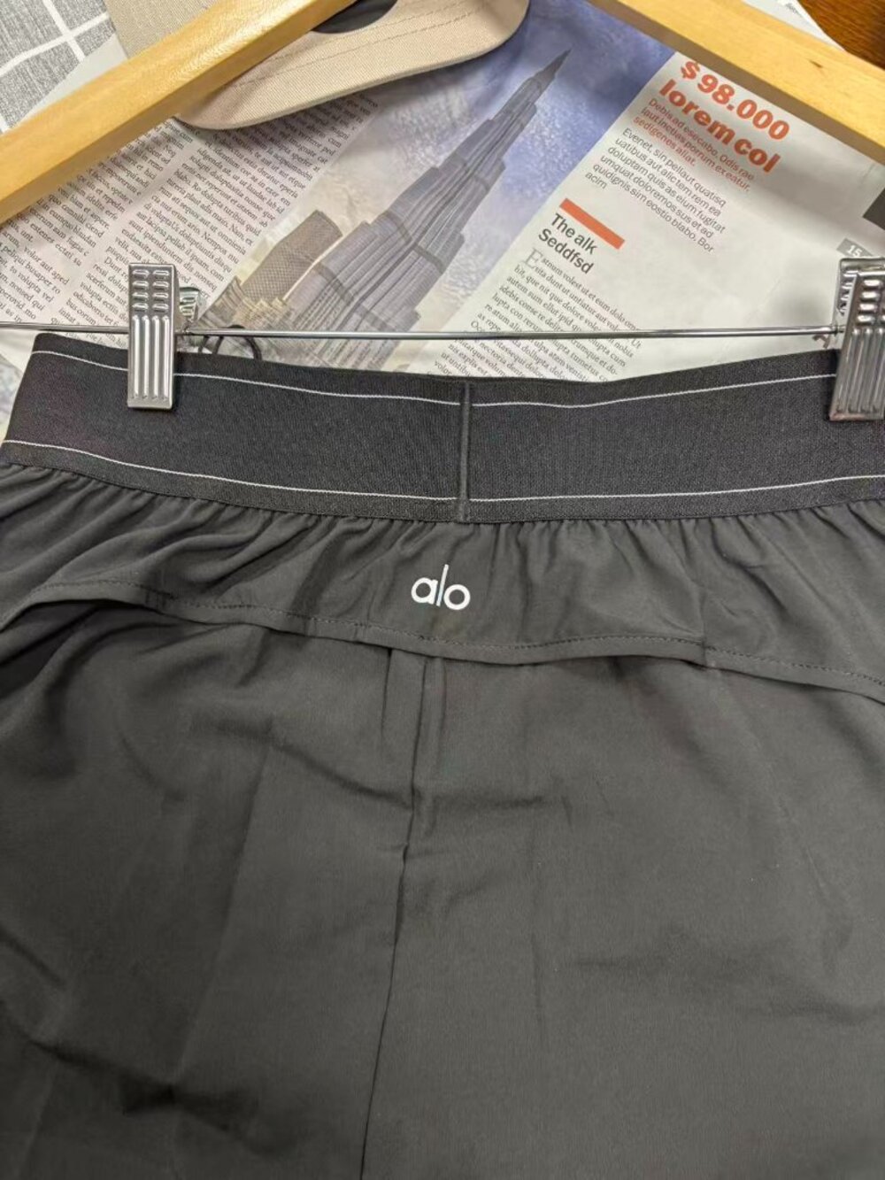 🏷️NWT Alo Yoga Match Point Sports Shorts Black High and Low Rise Fitness Shorts - Picture 6 of 9